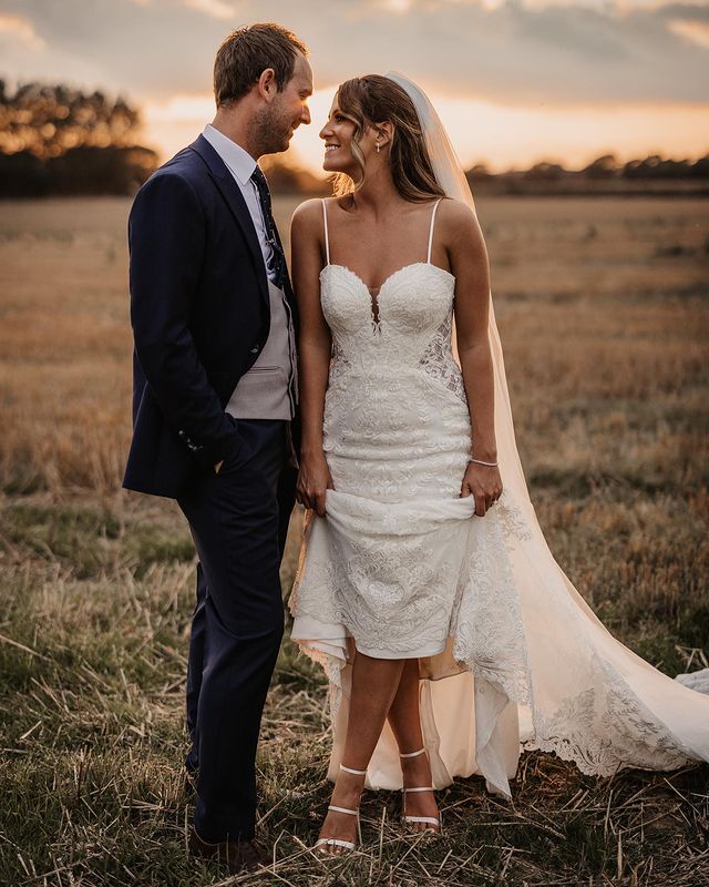 New Arrival Lace Straps V-neck Mermaid Charming Wedding Dresses Online,WDY0239